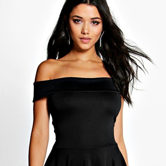 NWT BOOHOO Tamsin Off The Shoulder Skater Dress - Picture 1 of 4